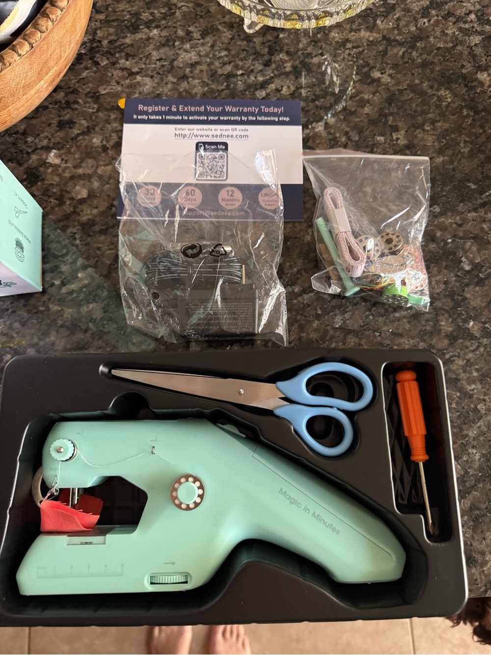 Handheld Mini Sewing Machine - Mint Green